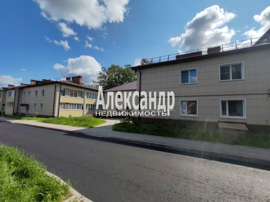 Продам двухкомнатную (2-комн.) квартиру, Железнодорожная ул, 50, Рощино гп