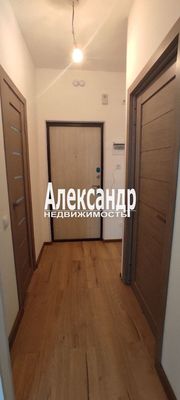 Продам однокомнатную (1-комн.) квартиру, Воронцовский б-р, 21к3, Мурино п