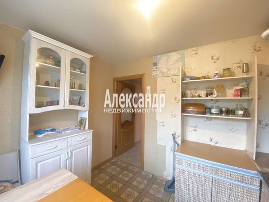 Продам трехкомнатную (3-комн.) квартиру, Заречная ул, 4, Сертолово г