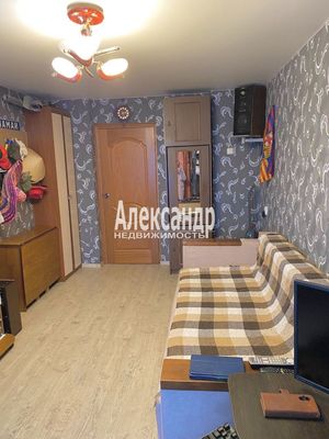 Продам трехкомнатную (3-комн.) квартиру, Заречная ул, 4, Сертолово г