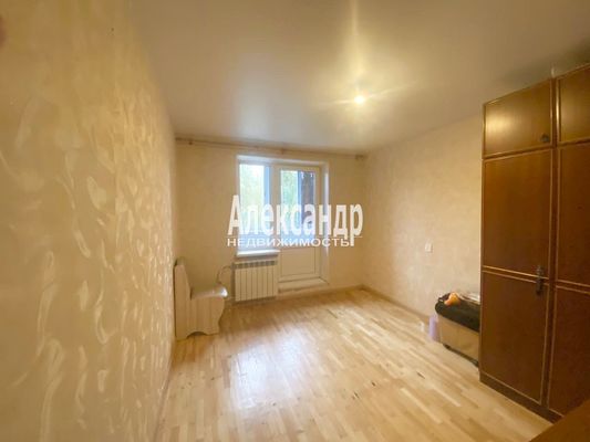 Продам трехкомнатную (3-комн.) квартиру, Заречная ул, 4, Сертолово г