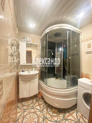 Продам трехкомнатную (3-комн.) квартиру, Заречная ул, 4, Сертолово г