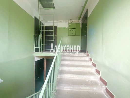 Продам трехкомнатную (3-комн.) квартиру, Заречная ул, 4, Сертолово г