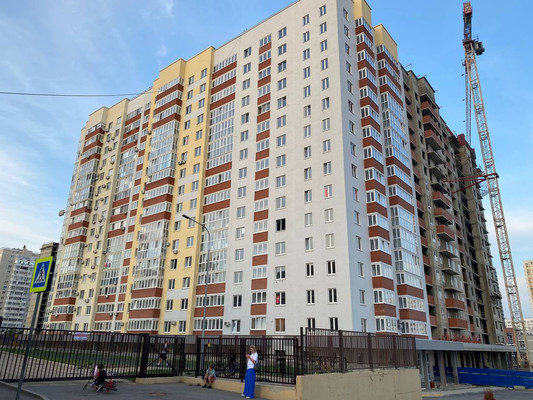 Продам трехкомнатную (3-комн.) квартиру, Мурата Ахеджака ул, 12к4, Новороссийск г