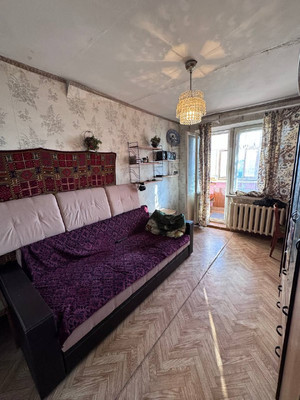Продам трехкомнатную (3-комн.) квартиру, 34-й мкр, 29, Октябрьский г