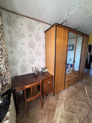 Продам трехкомнатную (3-комн.) квартиру, 34-й мкр, 29, Октябрьский г