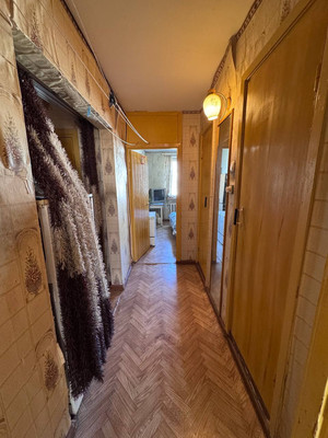 Продам трехкомнатную (3-комн.) квартиру, 34-й мкр, 29, Октябрьский г