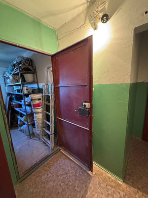 Продам трехкомнатную (3-комн.) квартиру, 34-й мкр, 29, Октябрьский г