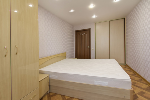 Продам трехкомнатную (3-комн.) квартиру, Спортивная наб, 13, Воронеж г