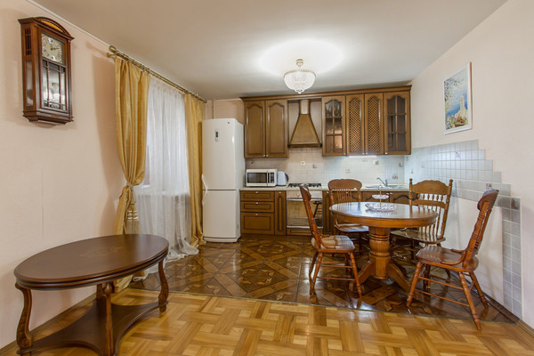 Продам трехкомнатную (3-комн.) квартиру, Старых Большевиков ул, 92А, Воронеж г