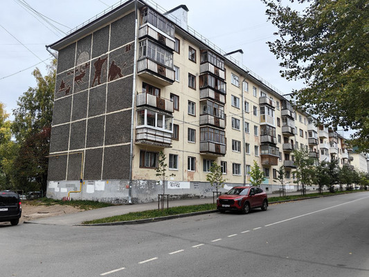 Продам трехкомнатную (3-комн.) квартиру, Куратова ул, 17, Сыктывкар г