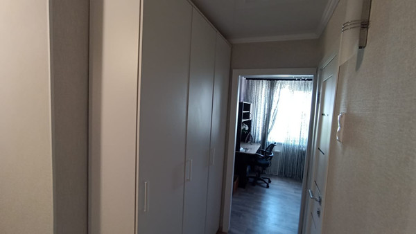 Продам трехкомнатную (3-комн.) квартиру, Западный пер, 2а, Волгодонск г