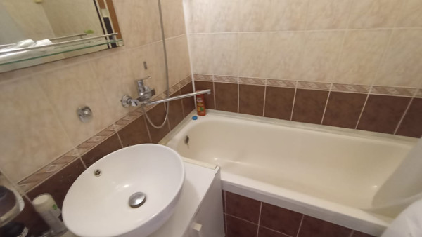 Продам трехкомнатную (3-комн.) квартиру, Западный пер, 2а, Волгодонск г