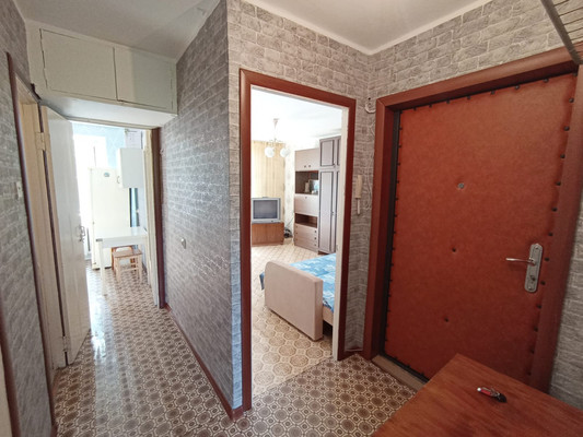 Продам двухкомнатную (2-комн.) квартиру, Энергетиков пр-кт, 24, Новомичуринск г