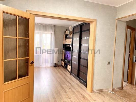 Продам трехкомнатную (3-комн.) квартиру, Октябрьская ул, 24, Калуга г