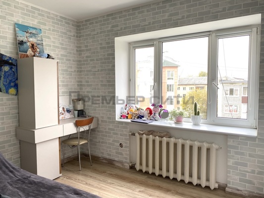 Продам трехкомнатную (3-комн.) квартиру, Октябрьская ул, 24, Калуга г
