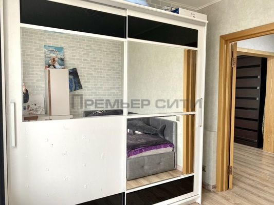 Продам трехкомнатную (3-комн.) квартиру, Октябрьская ул, 24, Калуга г