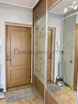 Продам трехкомнатную (3-комн.) квартиру, Октябрьская ул, 24, Калуга г