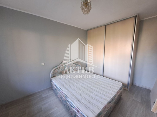 Продам трехкомнатную (3-комн.) квартиру, Железнодорожников ул, 16а, Красноярск г