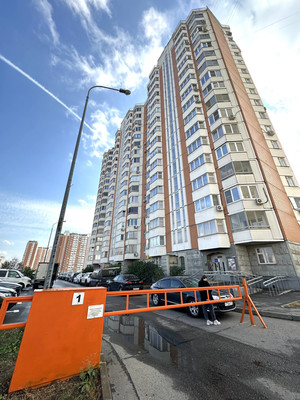 Продам однокомнатную (1-комн.) квартиру, Защитников Москвы пр-кт, 15, Москва г