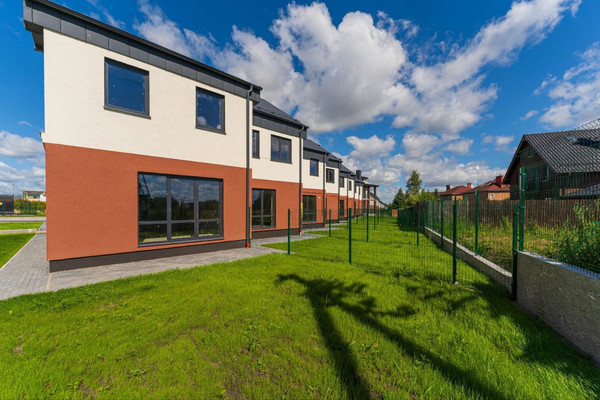 Продам таунхаус, Абрикосовая ул, 34, Малое Васильково п, 0 км от города