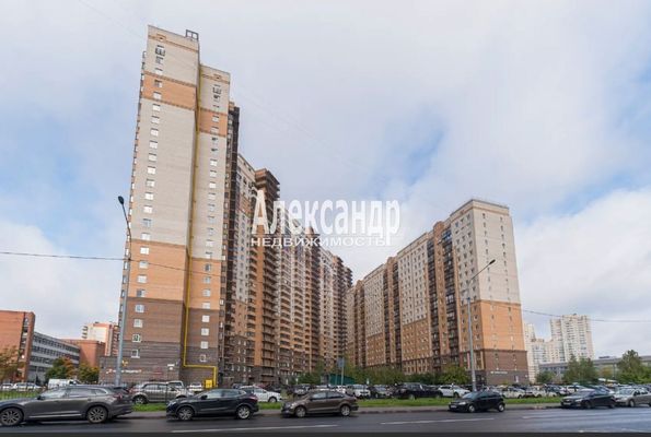 Продам двухкомнатную (2-комн.) квартиру, Учительская ул, 18к3, Санкт-Петербург г