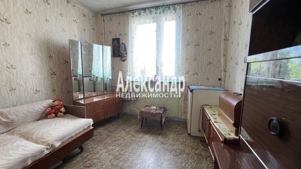 Продам трехкомнатную (3-комн.) квартиру, Лесная ул, 3, Светогорск г