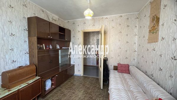 Продам трехкомнатную (3-комн.) квартиру, Лесная ул, 3, Светогорск г