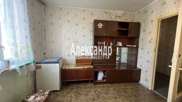 Продам трехкомнатную (3-комн.) квартиру, Лесная ул, 3, Светогорск г