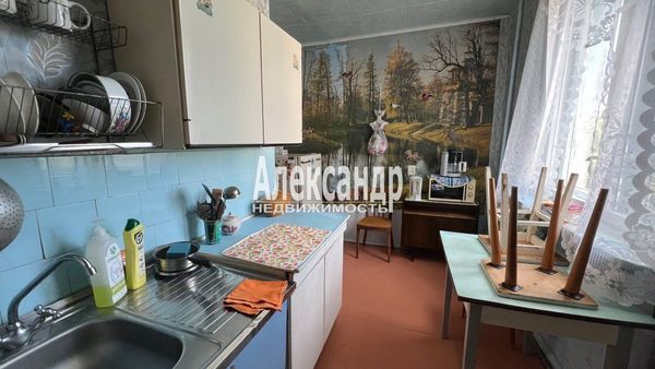 Продам трехкомнатную (3-комн.) квартиру, Лесная ул, 3, Светогорск г