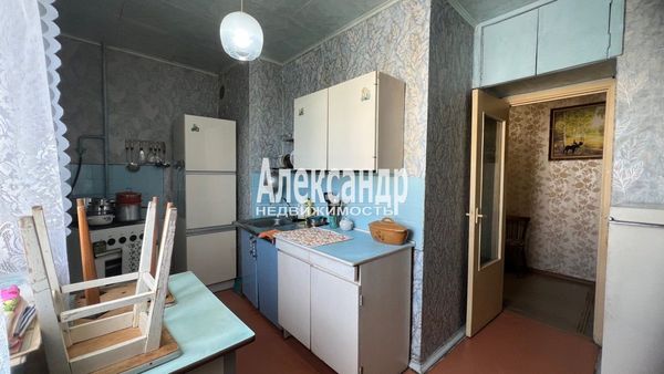 Продам трехкомнатную (3-комн.) квартиру, Лесная ул, 3, Светогорск г