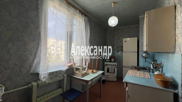 Продам трехкомнатную (3-комн.) квартиру, Лесная ул, 3, Светогорск г