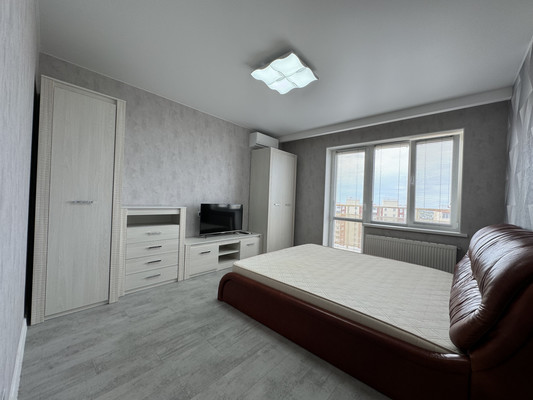 Сдам однокомнатную (1-комн.) квартиру, Балаклавская ул, 73кВ, Симферополь г