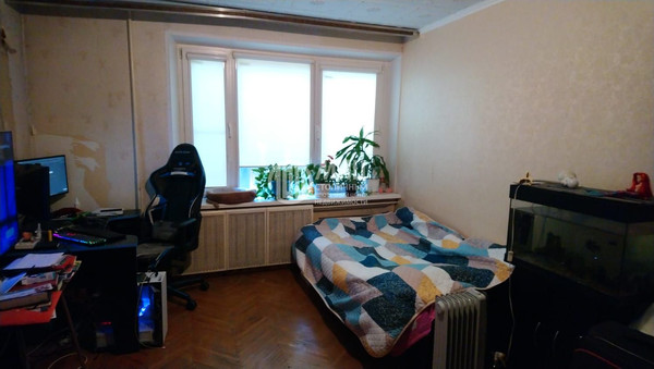 Продам трехкомнатную (3-комн.) квартиру, Кировоградская ул, 8к1, Москва г