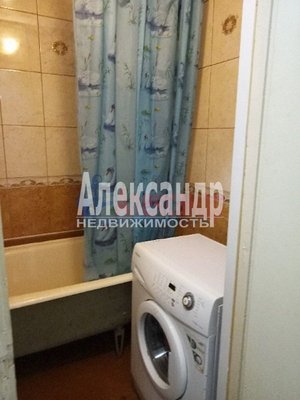 Продам двухкомнатную (2-комн.) квартиру, Шалавина ул, д. 49, Рощино гп