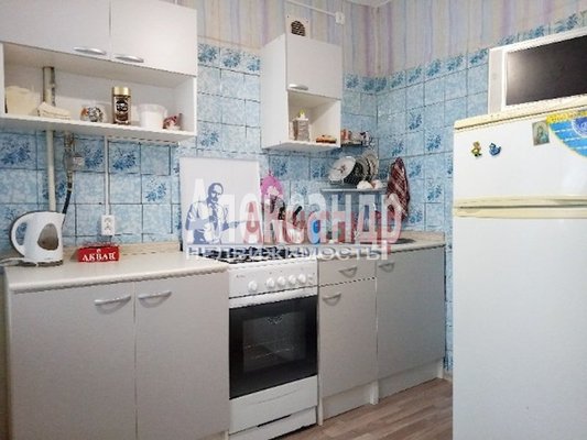 Продам двухкомнатную (2-комн.) квартиру, Шалавина ул, д. 49, Рощино гп