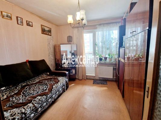 Продам трехкомнатную (3-комн.) квартиру, Королёва пр-кт, 24к1, Санкт-Петербург г