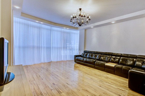 Продам трехкомнатную (3-комн.) квартиру, Чернышевского ул, 42, Воронеж г