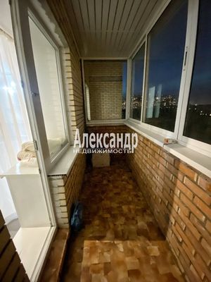 Продам трехкомнатную (3-комн.) квартиру, Витебский пр-кт, 85к3, Санкт-Петербург г