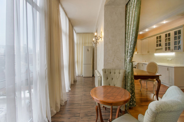 Продам трехкомнатную (3-комн.) квартиру, Театральная ул, 2, Воронеж г