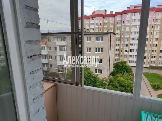 Продам трехкомнатную (3-комн.) квартиру, Лесная ул, д. 7, Светогорск г