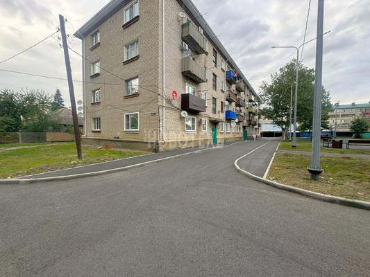 Продам трехкомнатную (3-комн.) квартиру, Заводская ул, 17, Майский п