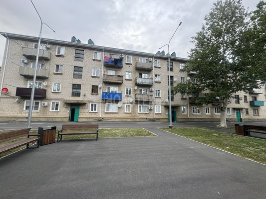 Продам трехкомнатную (3-комн.) квартиру, Заводская ул, 17, Майский п