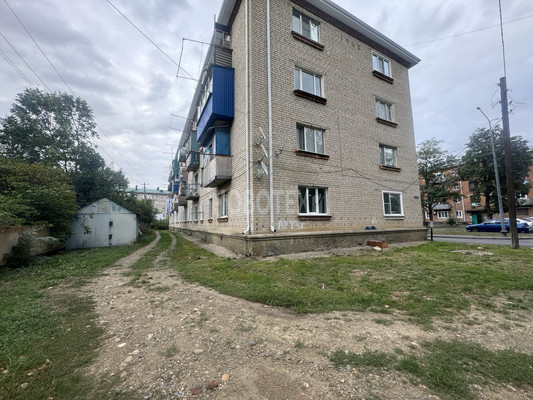 Продам трехкомнатную (3-комн.) квартиру, Заводская ул, 17, Майский п