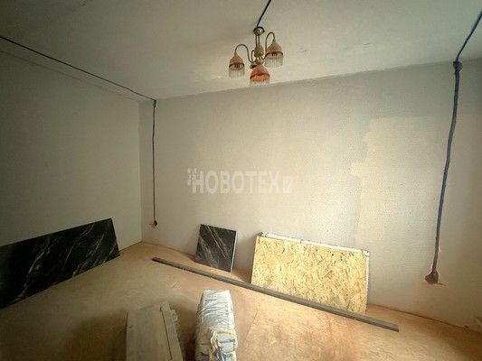 Продам трехкомнатную (3-комн.) квартиру, Заводская ул, 17, Майский п