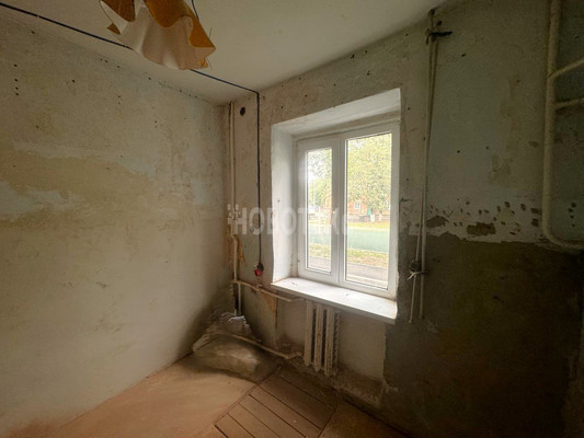 Продам трехкомнатную (3-комн.) квартиру, Заводская ул, 17, Майский п