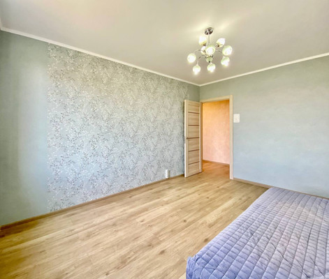 Продам трехкомнатную (3-комн.) квартиру, Кировоградская ул, 16к1, Москва г