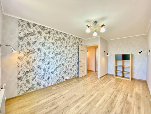 Продам трехкомнатную (3-комн.) квартиру, Кировоградская ул, 16к1, Москва г