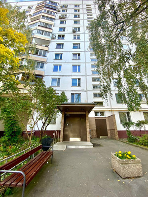 Продам трехкомнатную (3-комн.) квартиру, Кировоградская ул, 16к1, Москва г