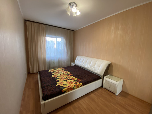 Продам трехкомнатную (3-комн.) квартиру, Мусы Джалиля ул, 9, Нижневартовск г